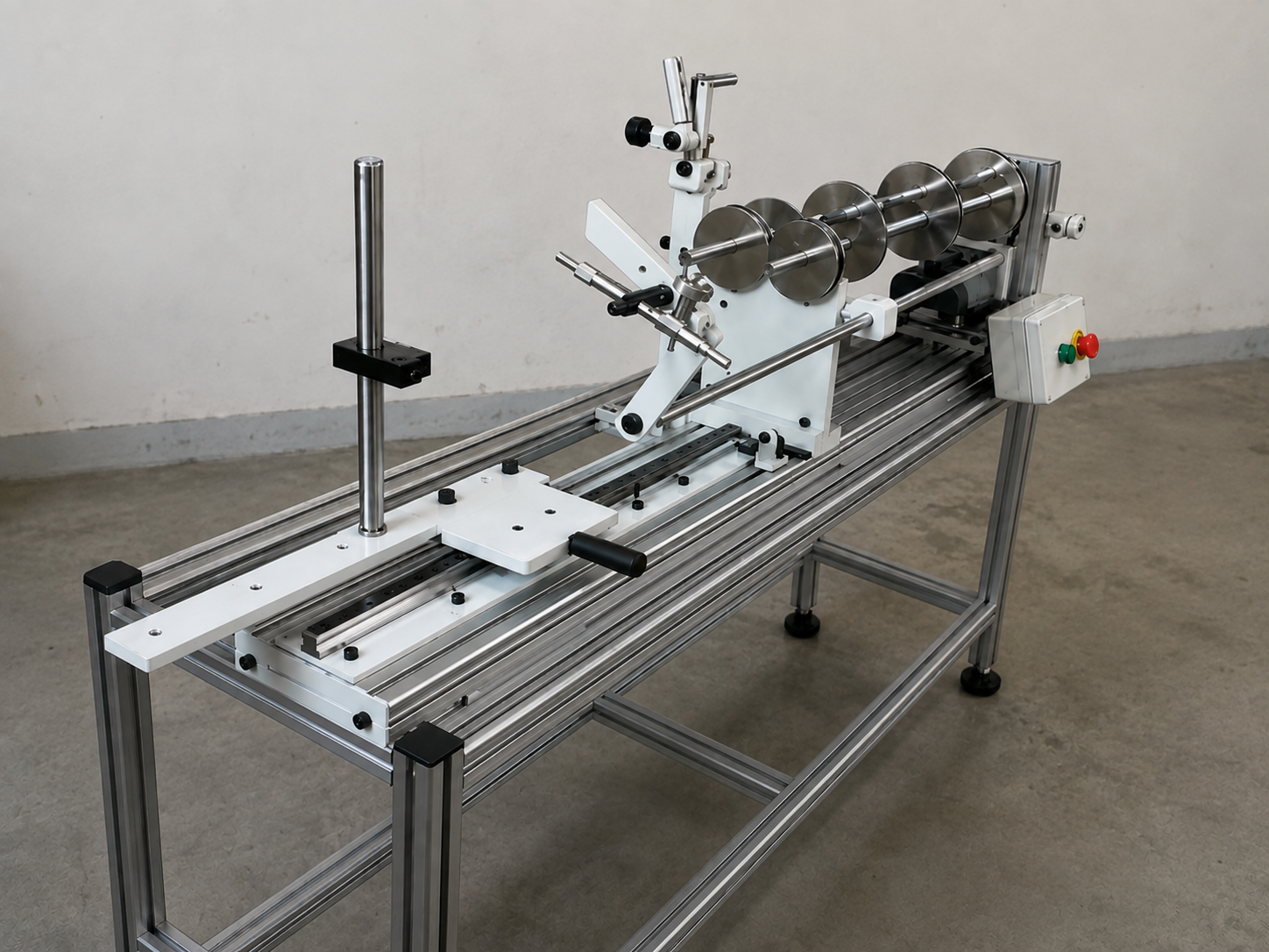 Glass tube cutting machine